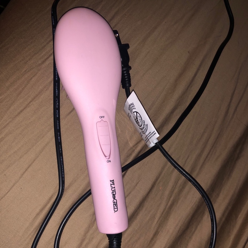 Plugged In heated hair straightening brush